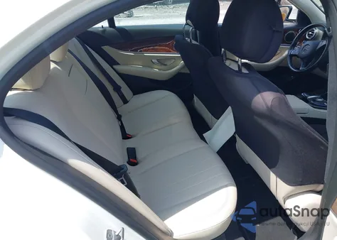 2017 Mercedes-Benz E 300 4Matic z USA, uszkodzony, nr VIN WDDZF4KB6HA121543